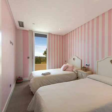 Four-bedroom Holiday In Casa de Férias Sanxenxo